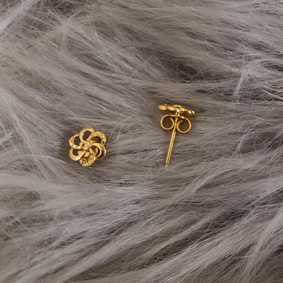 flower earrings - Picture 3 of 3